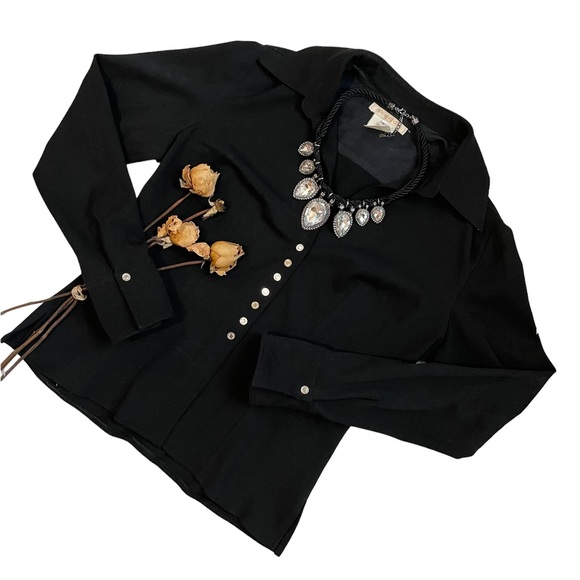 Vintage Vertigo Paris black snap button down top - Picture 6 of 16